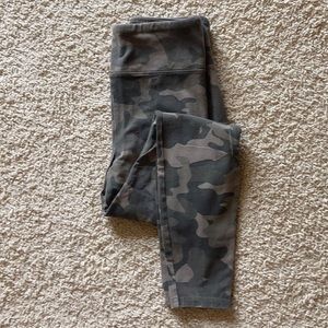 Wild Fable Camo leggings
